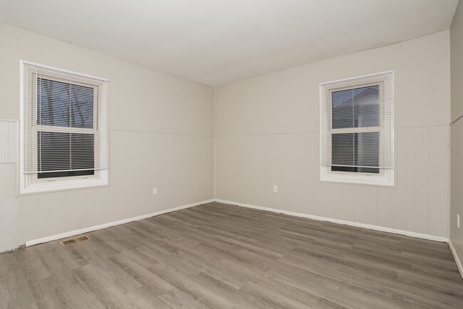 Building Photo - 4829 Weber Dr
