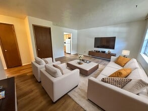 Building Photo - MOVE IN SPECIAL! 1/2 OFF 1ST MONTH’s RENT!...