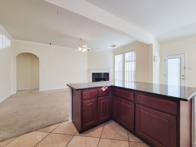 Building Photo - Fantastic looking 4 bedroom and 2 bathroom home in a great neighborhood nestled in the heart of S...