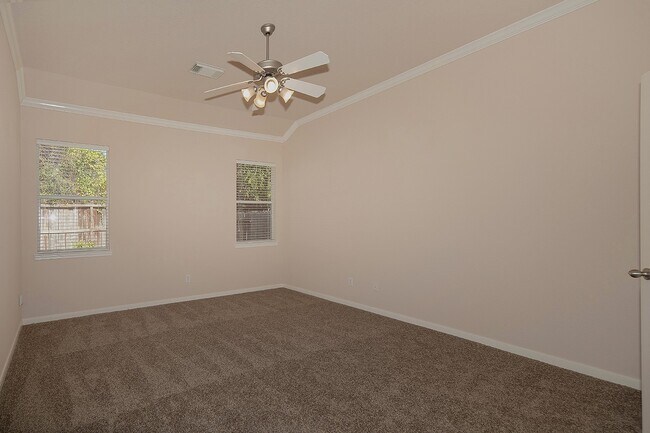Building Photo - 47 N Spinning Wheel Cir