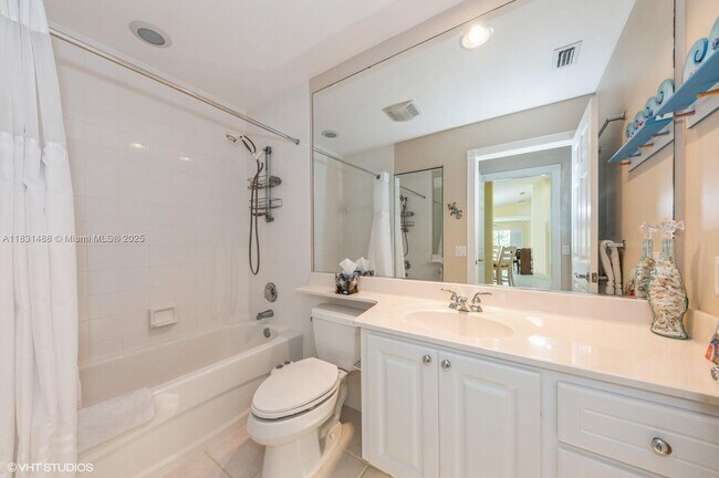 Building Photo - 8163 Montserrat Pl