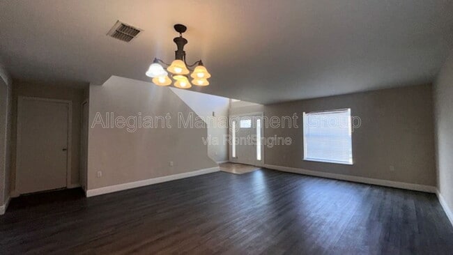 Building Photo - 104 Richmar Ave