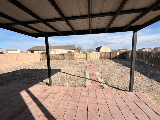 Building Photo - Lovely 2 Bedroom 2 Bathroom Located In Los...