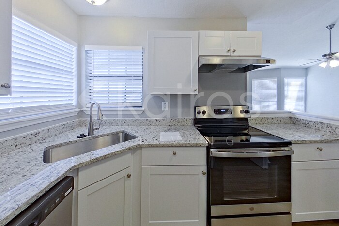 Building Photo - 2531 E Timberview Ln