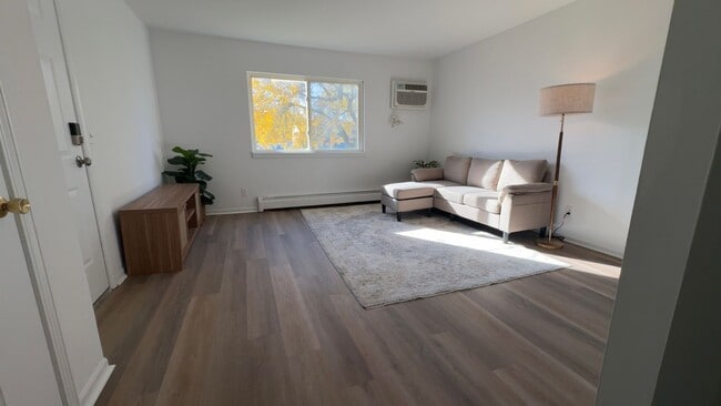 Interior Photo - Adler