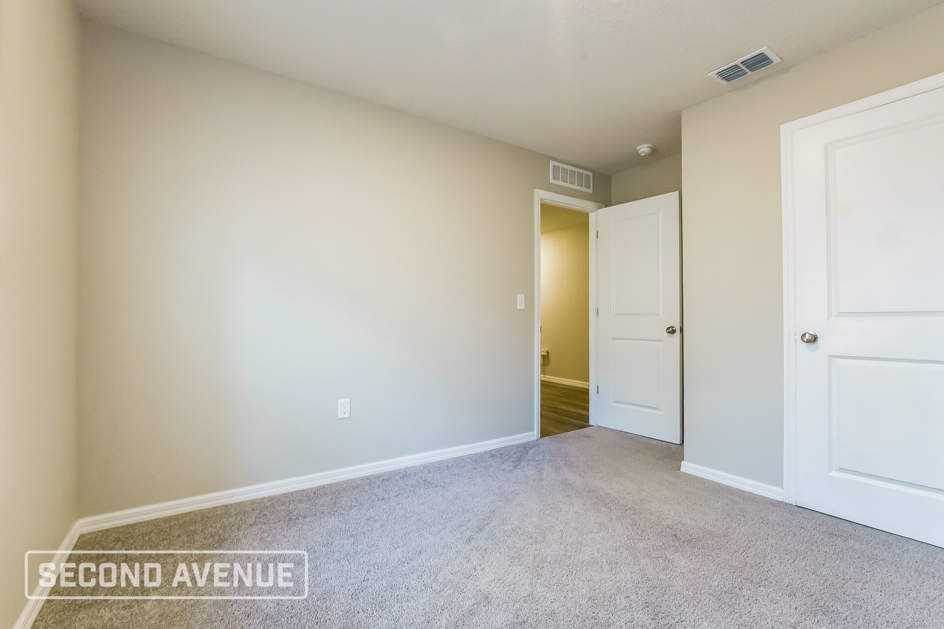 Building Photo - 3637 W Parkview Dr