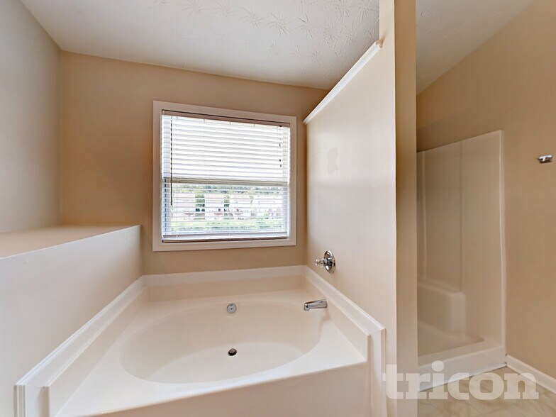 Building Photo - 456 Pond Lillies Rd SE