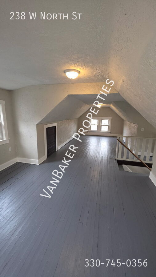 Primary Photo - 238 W North St