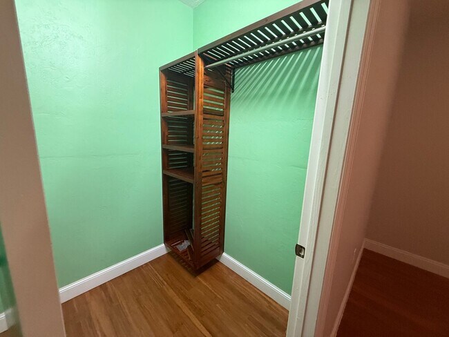 Building Photo - 2 Bed / 2 Bath Condo in The Gables
