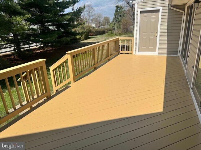 Building Photo - 8013 Bridgepointe Dr