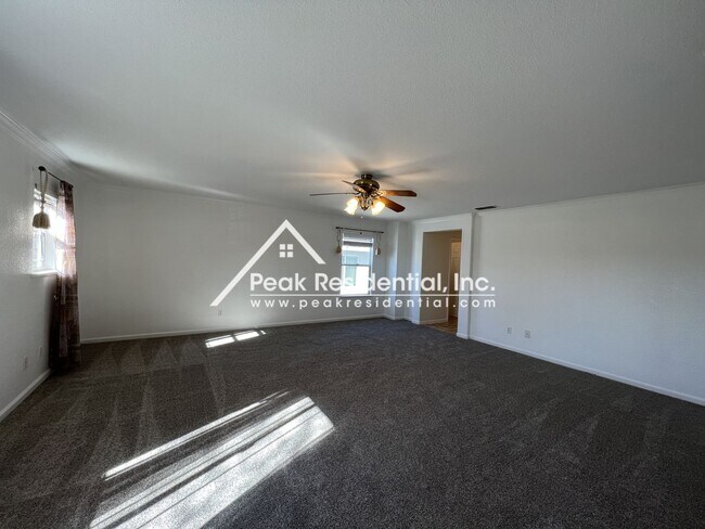 Building Photo - Spacious 4bd/2.5ba Rocklin Home with 2 Car...
