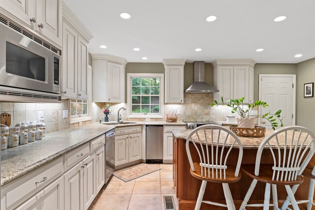 Building Photo - 12819 Huntercreek Rd