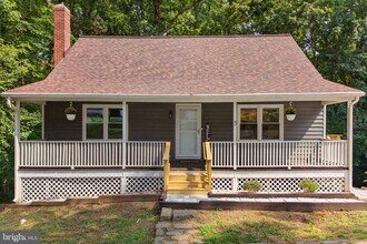 Building Photo - 5 Huntington Dr