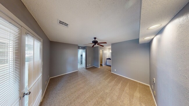 Building Photo - 210 W 115th St S
