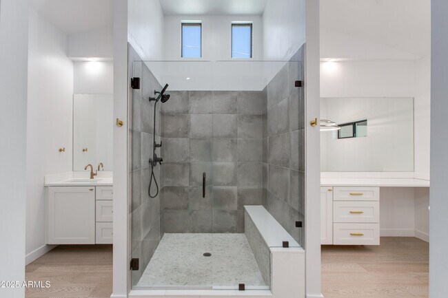 Building Photo - 4246 E Mulberry Dr