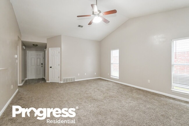 Building Photo - 7792 Sarah Ann Dr S