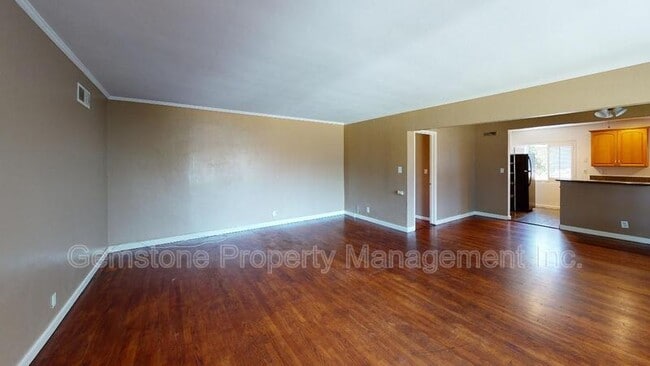 Building Photo - 5744 Mary Ln Dr