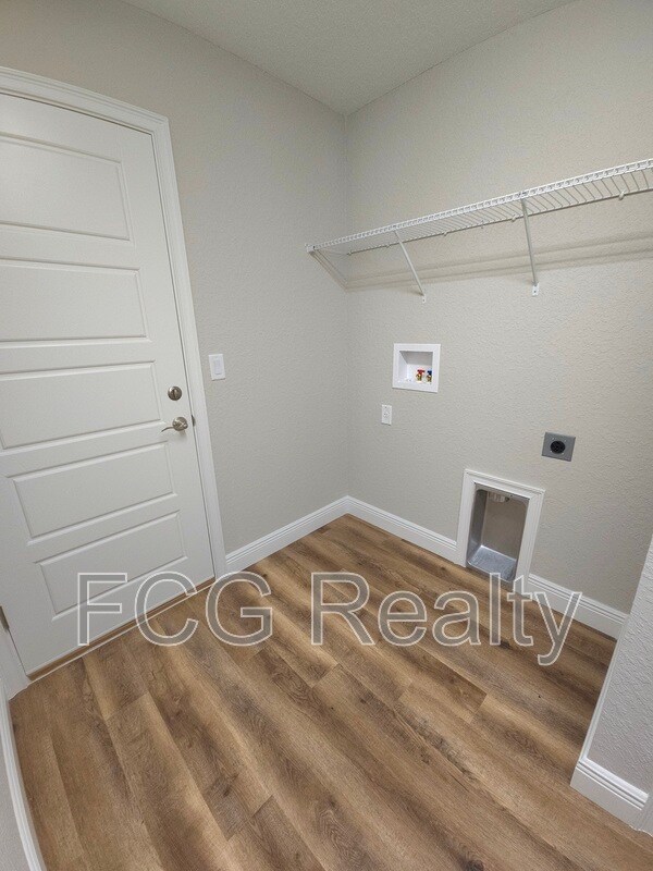 Building Photo - 9058 N Bee Way