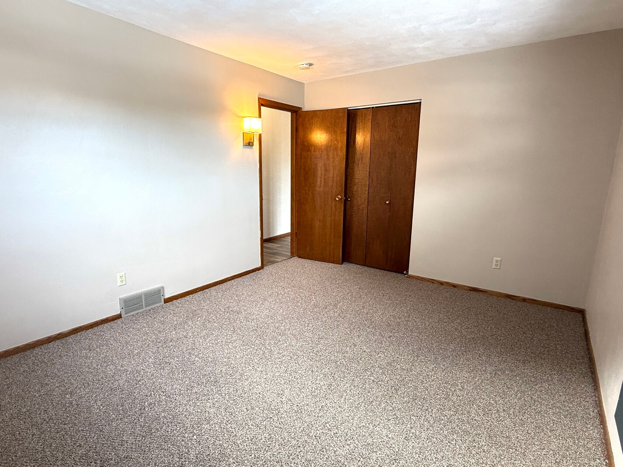 Building Photo - 1814 Spruce Dr