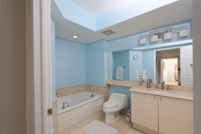 Building Photo - 411 N New River Dr E