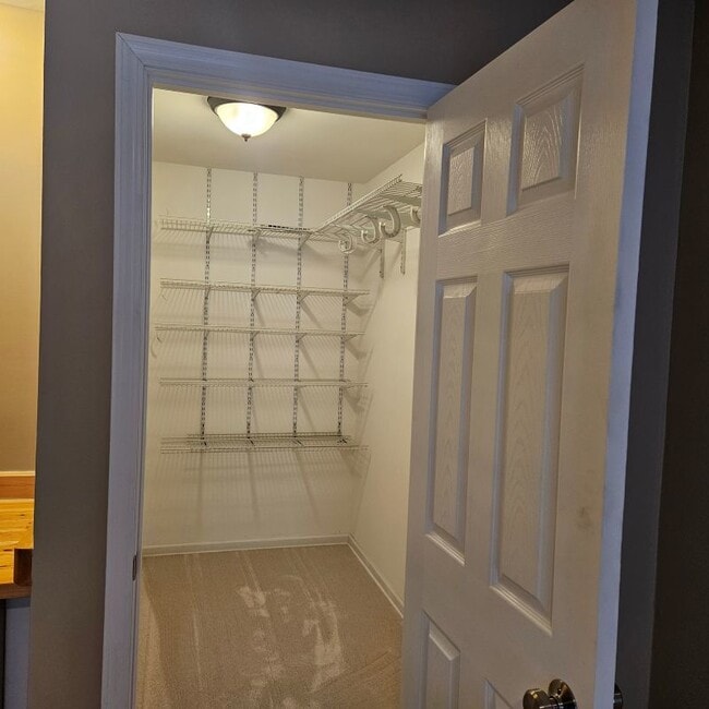 Building Photo - 260 E Court of Shorewood