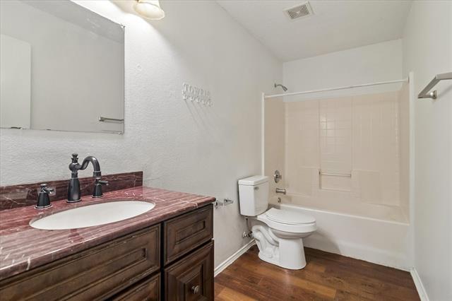 Building Photo - 2217 Bradford Pear Dr