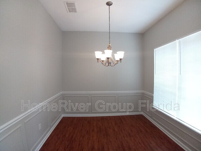 Building Photo - 2575 Creekfront Dr
