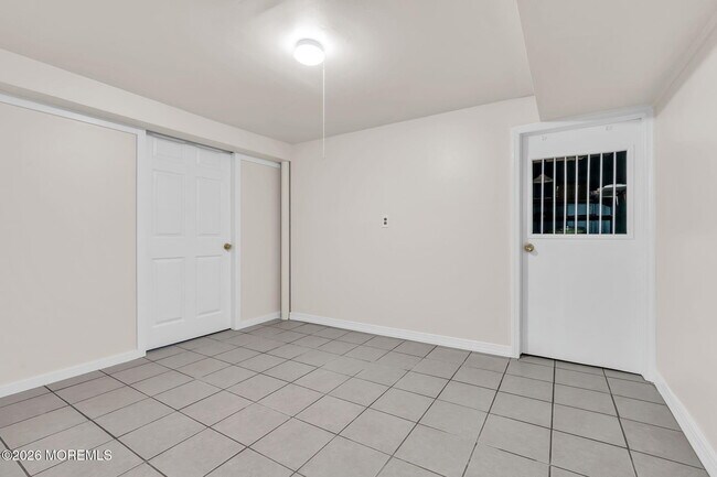 Building Photo - 37 Highland Ave