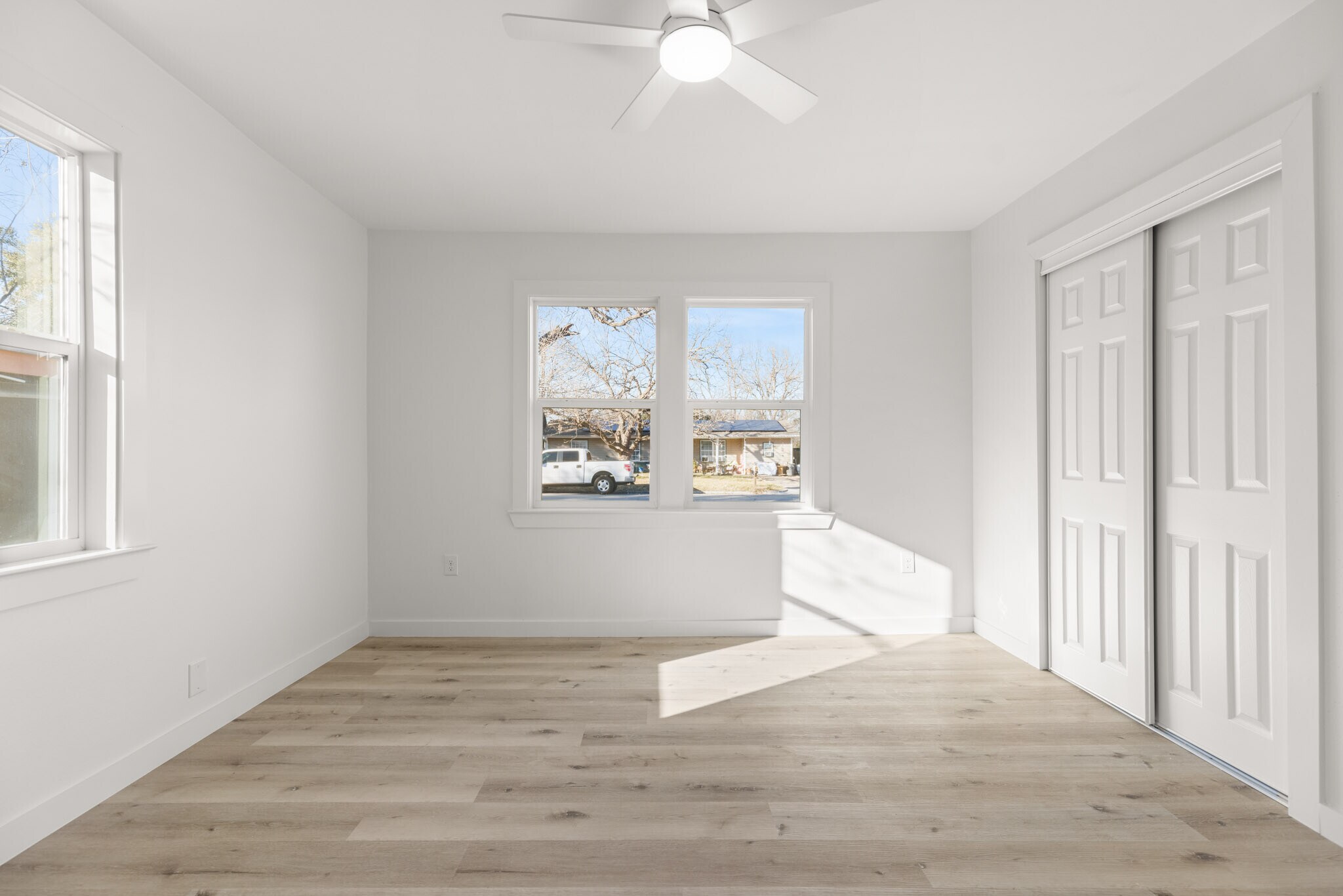 Building Photo - 122 Brewster St