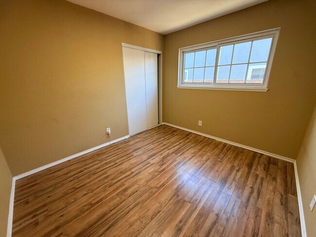 Building Photo - Spacious 4BD 2BA House With Perfect Private Backyard and Solar Panels  in Simi Valley