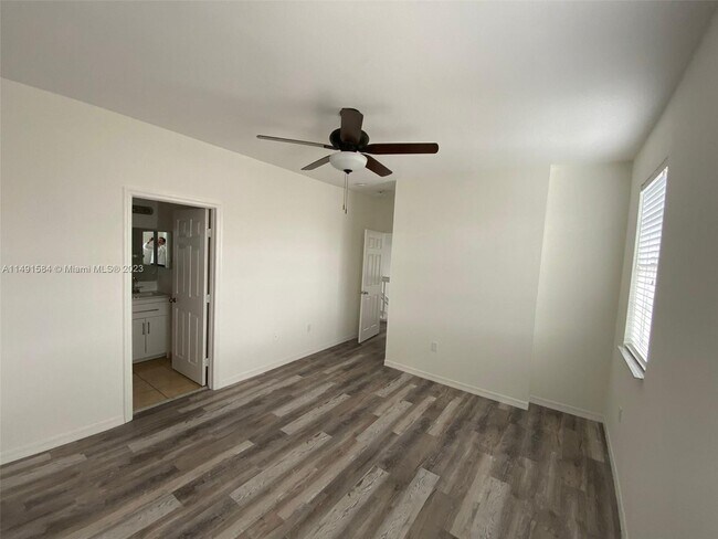 Building Photo - 771 E Mowry Ct