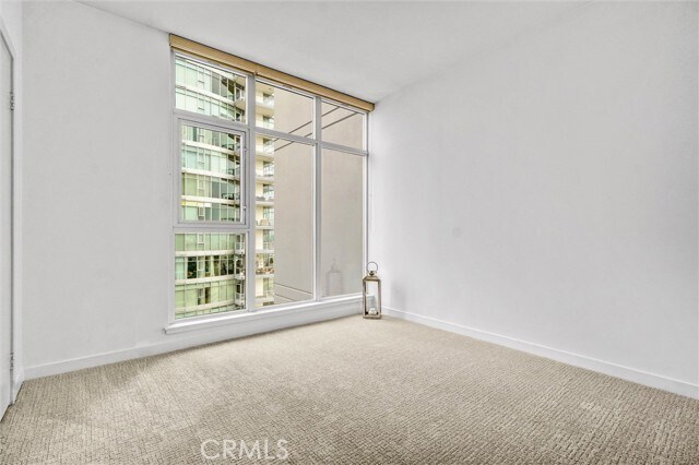 Building Photo - 411 W Seaside Way