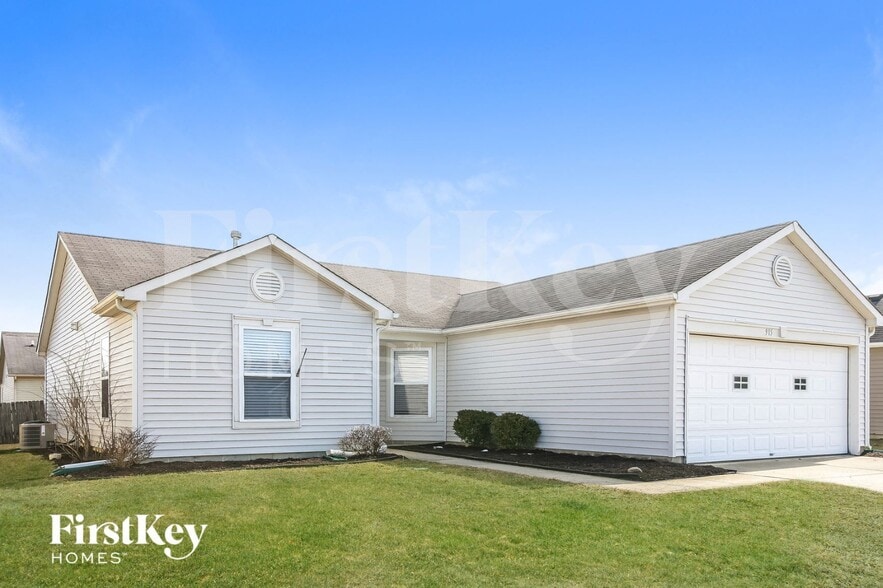 Building Photo - 915 Streamside Dr