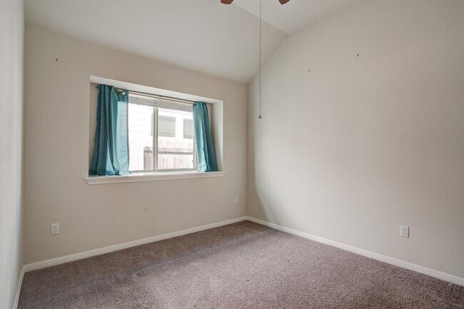 Building Photo - 673 Nautical Lp