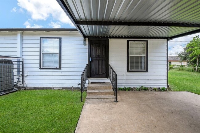 Building Photo - 3017 Barberry Dr
