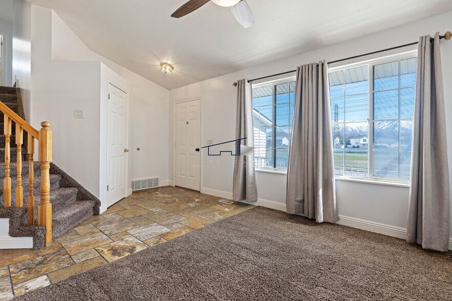 Building Photo - 5589 S 3275 W
