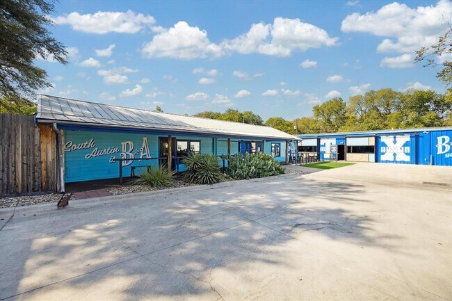 Building Photo - 10319 Old Manchaca Rd