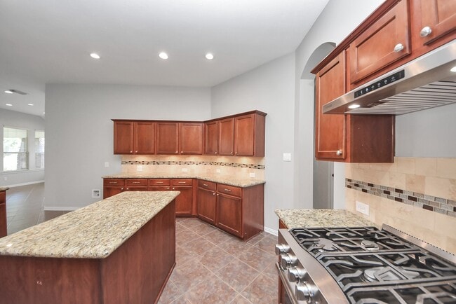 Building Photo - 18403 Sierra Falls Ct