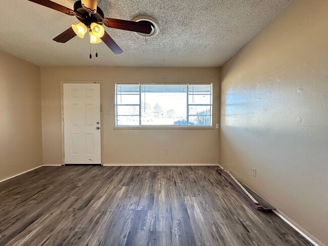 Building Photo - 8022 US-271