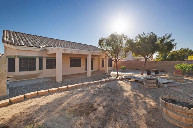 Building Photo - Anthem Single Story Home w/ 3 car garage