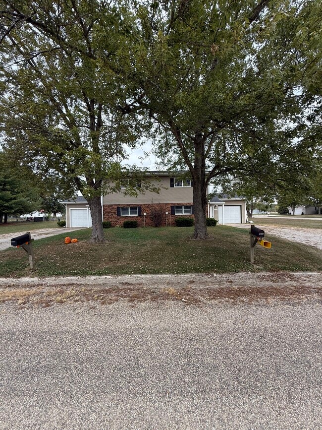 Building Photo - 14102 Southwind Dr