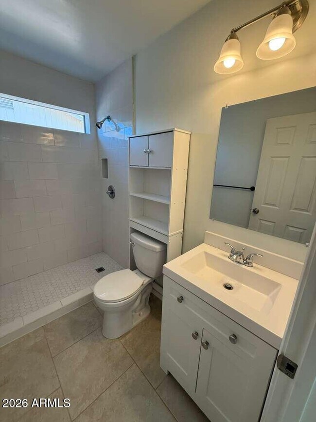 Building Photo - 1134 E 23rd St