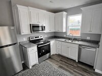 Building Photo - 2109 Bluebonnet Ave