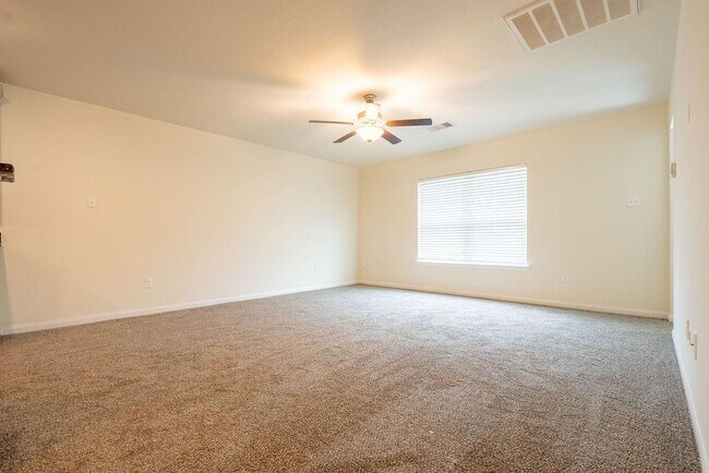 Building Photo - 22538 Cloverland Field Dr