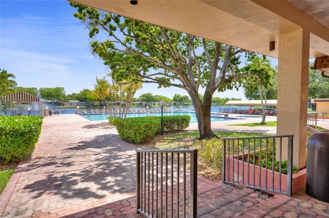 Building Photo - 100 Ashbury Rd