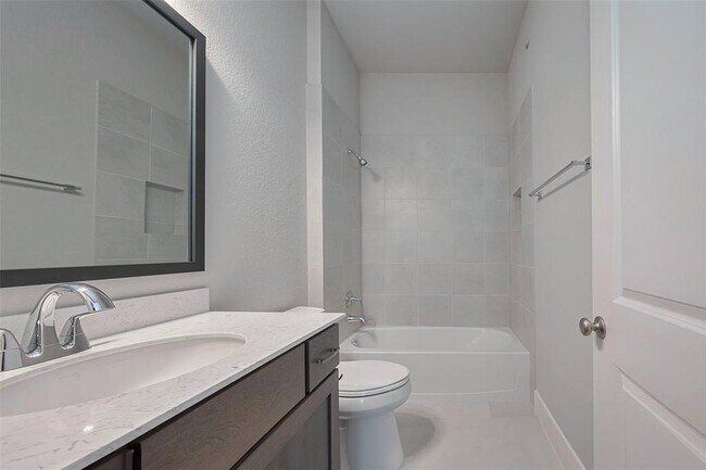 Building Photo - 5106 Blooming Hibiscus Ln