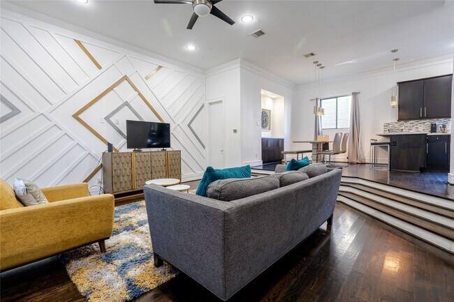 Building Photo - 1205 Summer St