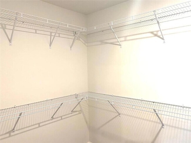 Building Photo - 168 Parkwood Dr