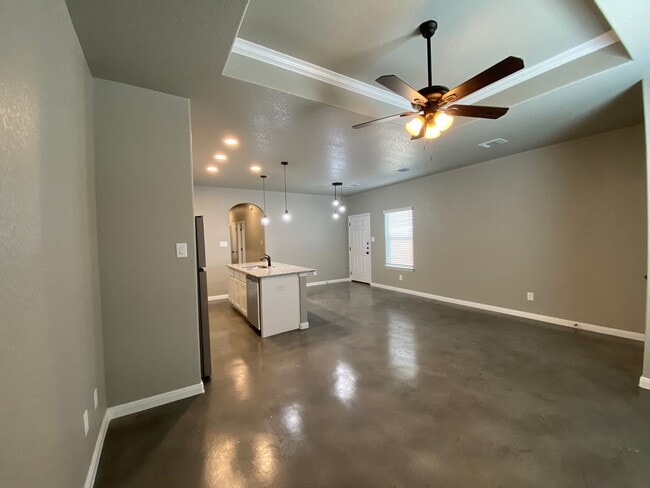 Building Photo - Beautiful Duplex in Seguin!
