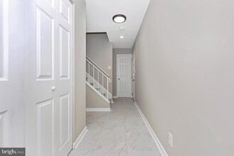 Building Photo - 6738 Allview Dr